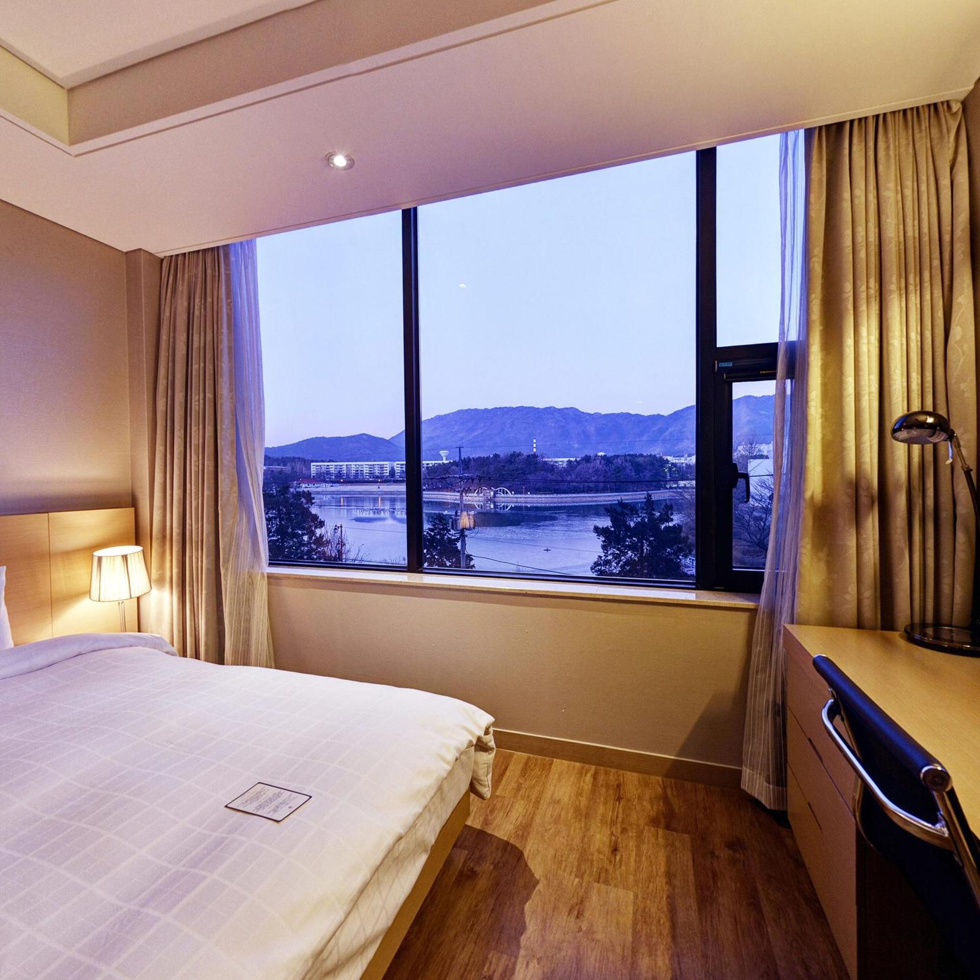 Hotel Avenue Changwon Exterior foto