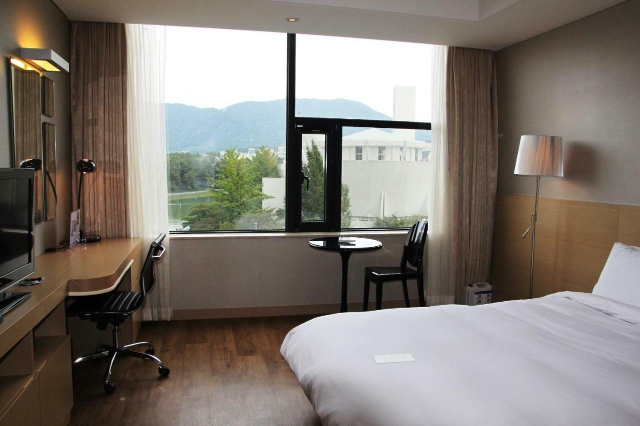 Hotel Avenue Changwon Exterior foto